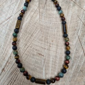Collier œil de tigre, œil de taureau, pierre de lave et turquoise d'Afrique.