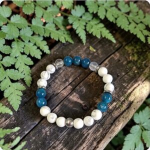 contrôle poids et objectif : Apatite, howlite et cristal de roche, l'univers minéral de jenny ,jennyminéral