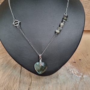 pendentif coeur, et perles en labradorite